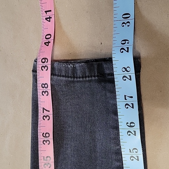 Forever 21 Size 26 Washed Black Distressed Skinny High Rise Jeans - Picture 8 of 14